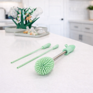 Haakaa Silicone Cleaning Brush Kit for bottles, showcasing effective and gentle cleaning at angle 11.