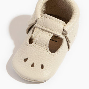 Newborn Birch Mary Jane Baby Shoe in angle 3 view, featuring soft materials and a classic design for infants.