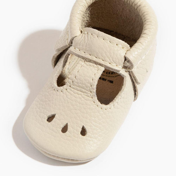 Newborn Birch Mary Jane Baby Shoe in angle 3 view, featuring soft materials and a classic design for infants.