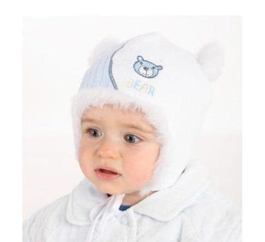 Boys winter knit polar bear hat, cozy beanie for kids, perfect for cold weather adventures.