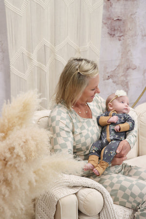 Ivy Wavy Checkers Women's Pajama Set