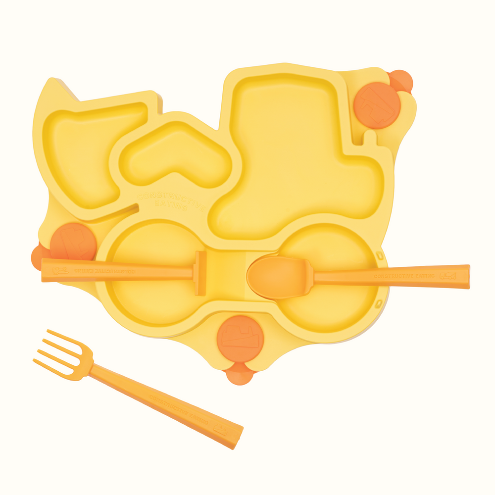 Truck training plate and utensils for babies, perfect for mealtime fun and learning.