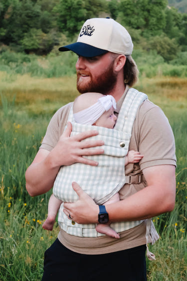 Monroe x Coco Gingham Cotton Baby Carrier for infants 7-35 lbs, stylish and comfortable for parents and babies.