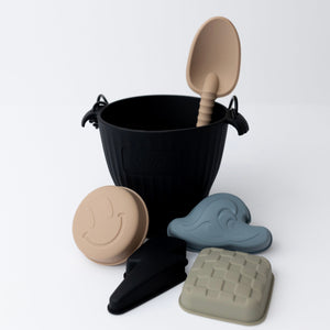 BLACKOUT & BOLT Silicone Beach Toy Set