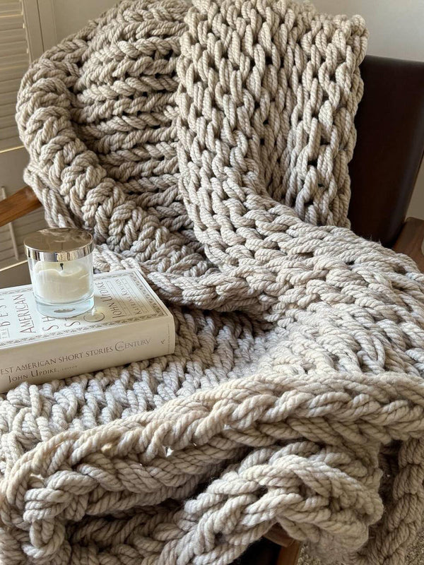 Chunky Knit Blanket in Oatmeal