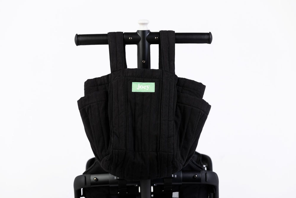 "Organizer Bag for Feeding & Nursing: Stylish, functional storage for baby essentials."