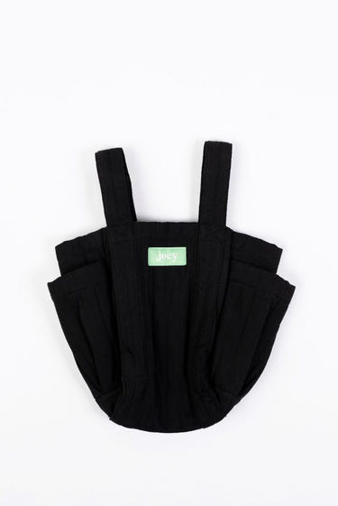 "Organizer Bag for Feeding & Nursing: Stylish, functional storage for baby essentials."