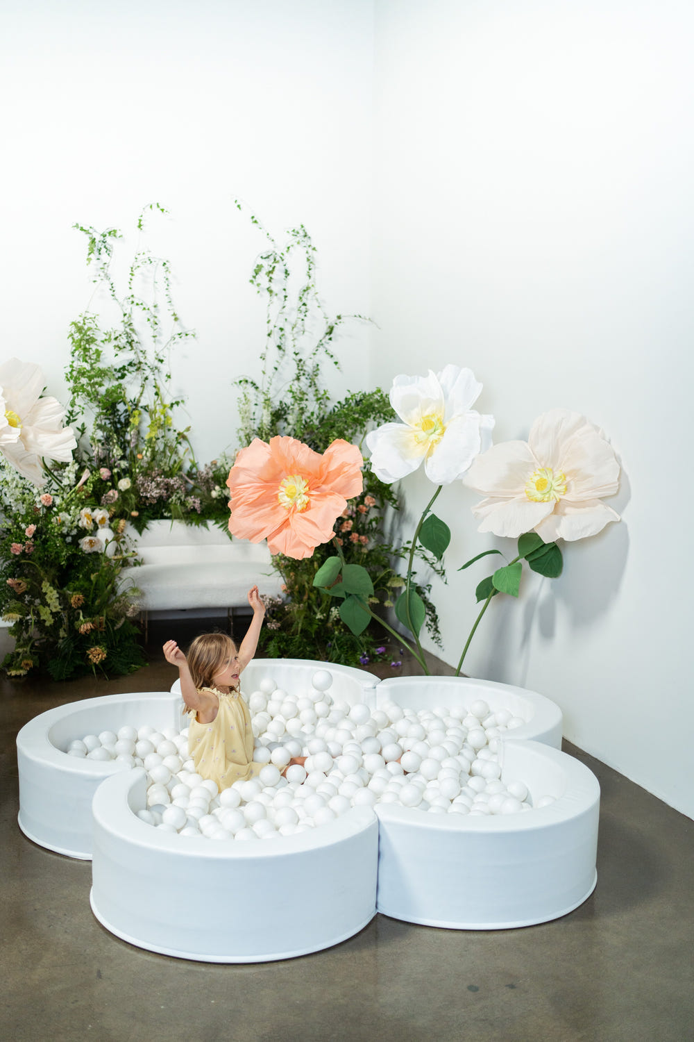 Mini Daisy Ball Pit for babies, colorful and fun, perfect for playtime and safe indoor entertainment.