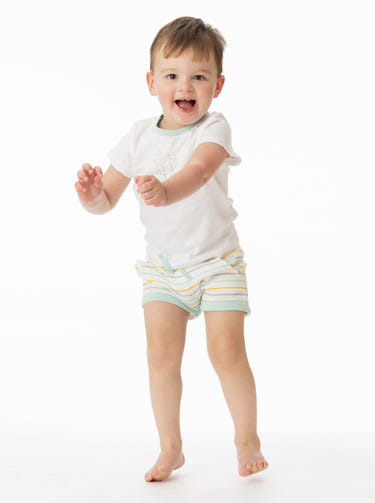 Organic cotton striped shorts for babies, soft and comfortable for everyday wear.
