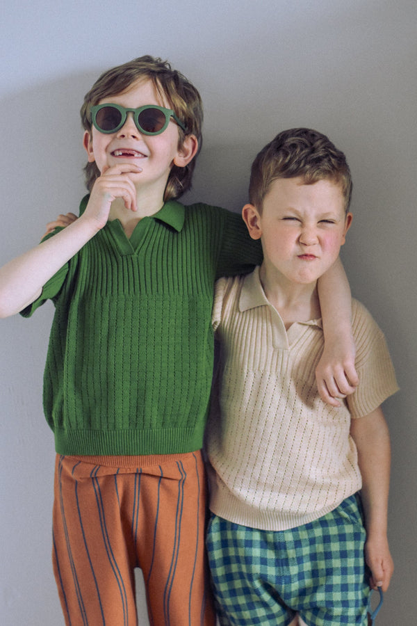 Classic sustainable sunglasses for kids aged 3-8, plant-based, bendable, polarized, shown at angle 19.