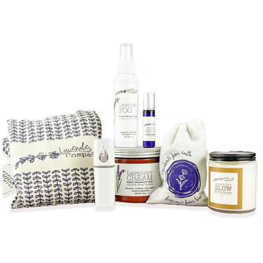 "Day Spa Gift Set for babies, featuring soothing bath essentials and gentle skincare products."