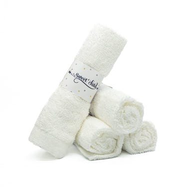 Bamboo baby wash cloths for gentle skincare, eco-friendly and soft for delicate baby skin.