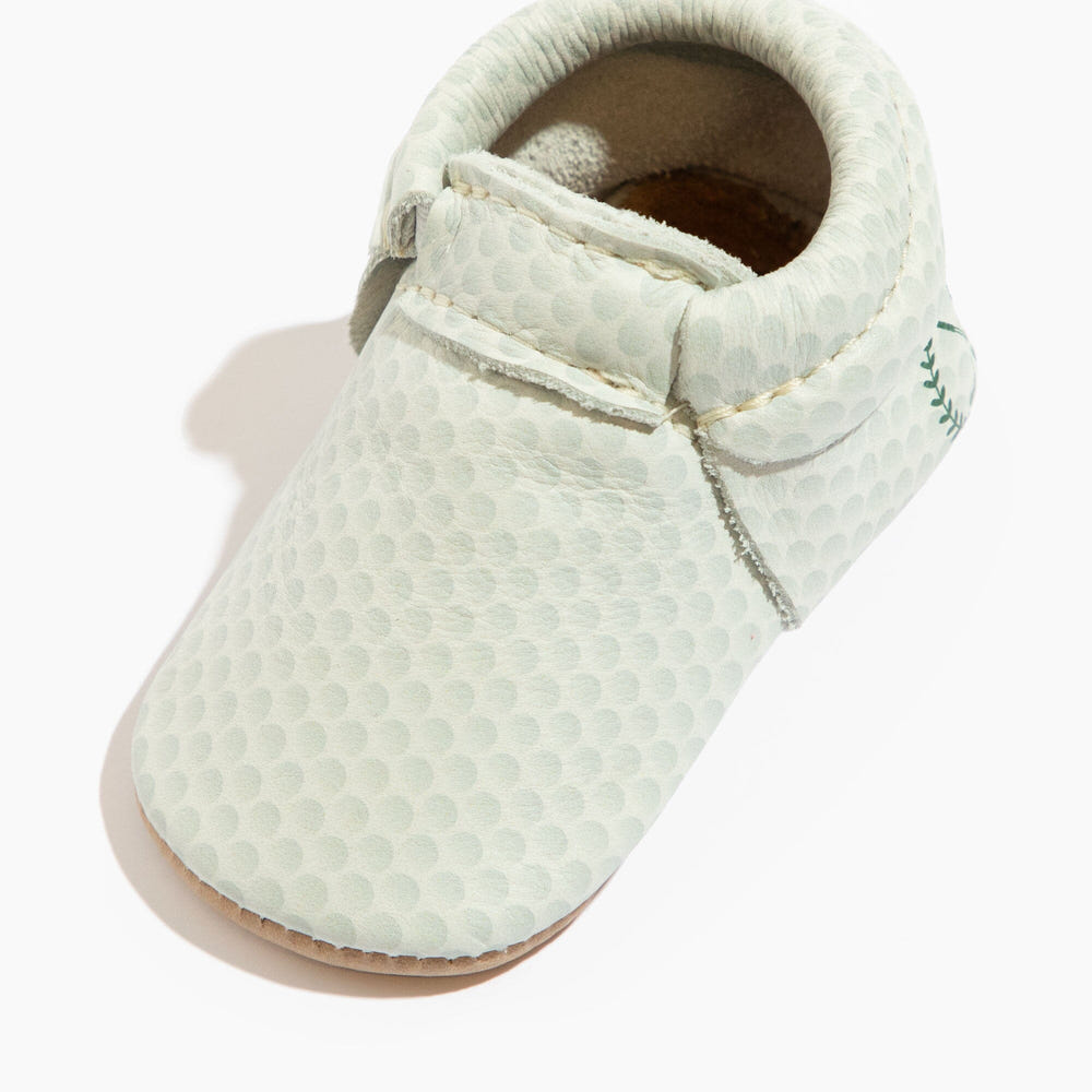Fairway City Baby Shoe - stylish and comfortable city mocc for little ones, perfect for everyday adventures.