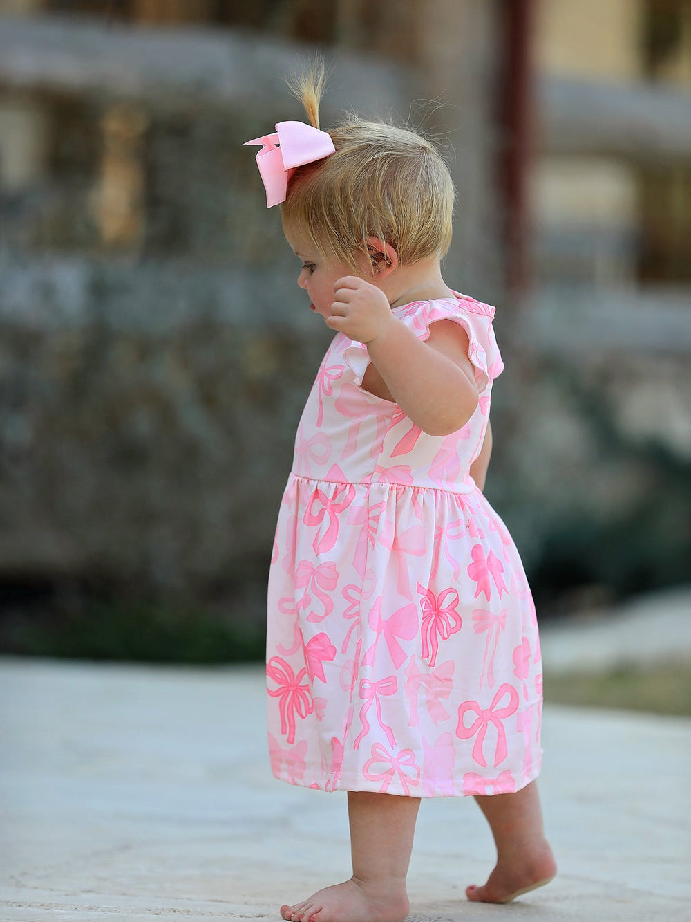 Bow print flying sleeve girls dress, perfect for stylish baby outfits.
