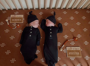 Newborn Knotted Gown and Hat Set Black, Newborn Clothes - MOOGCO Baby