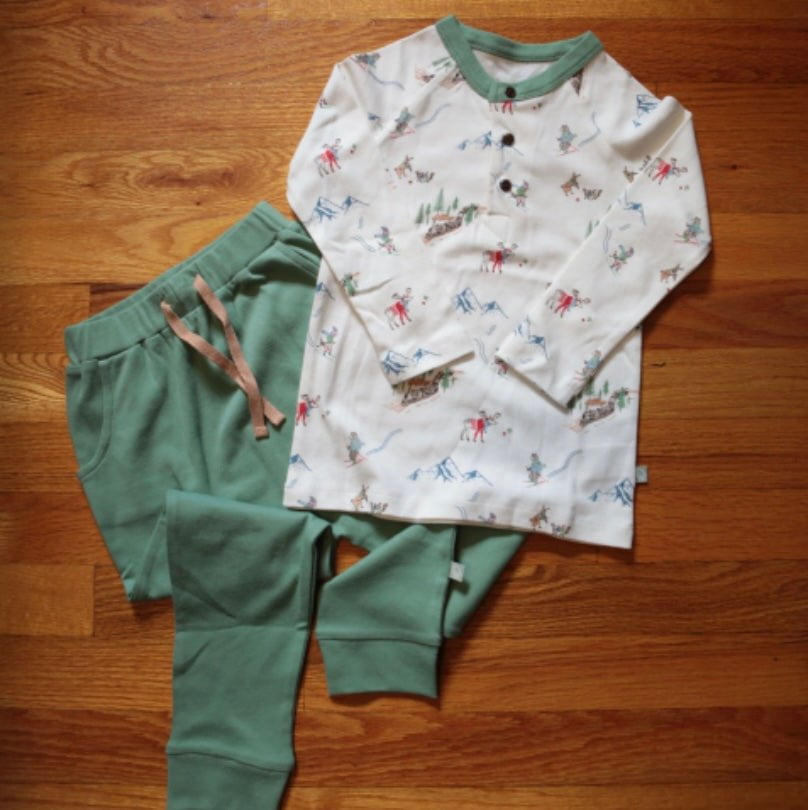 Basil green lounge pants for babies, soft and comfortable for everyday wear.