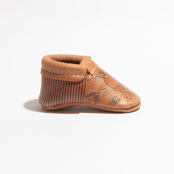 I Heart Mom City Baby Shoe in Angle 3 view, stylish and comfortable city mocc for infants.