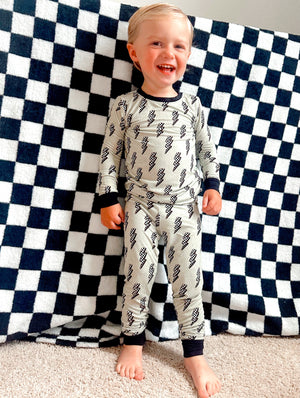 "Strike All Night Set bedding for babies, featuring cozy design and soft materials for peaceful sleep."