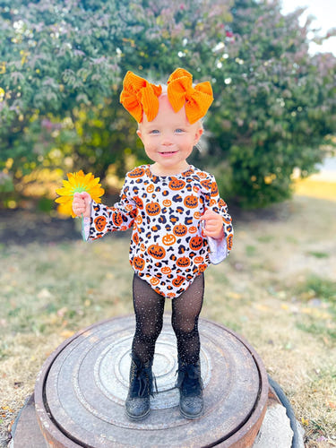 Leopard Pumpkins Long Sleeve Bell Leo for babies, perfect for playtime and cozy wear.