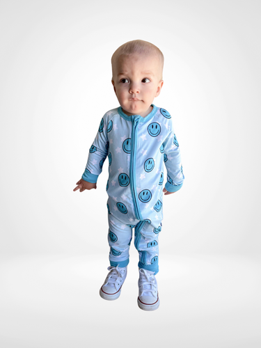 Blue Dreams Zippy: Cozy blue zip pajamas for babies, perfect for comfort and easy dressing.