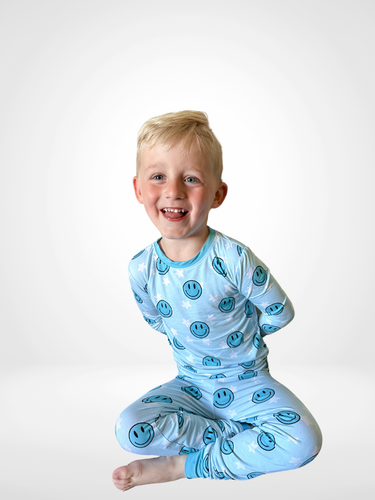 Blue Dreams Set sleepsuits and pyjamas for babies in soft blue fabric, perfect for cozy bedtime.