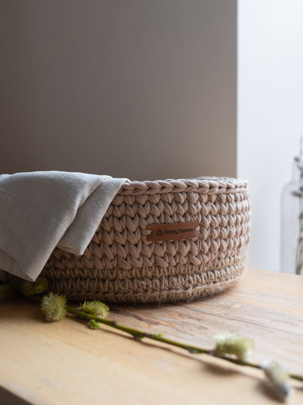 Basket Round with Jute Accent