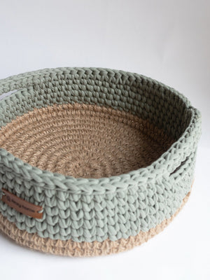 Basket Round with Jute Accent