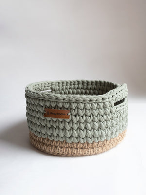 Basket Round with Jute Accent