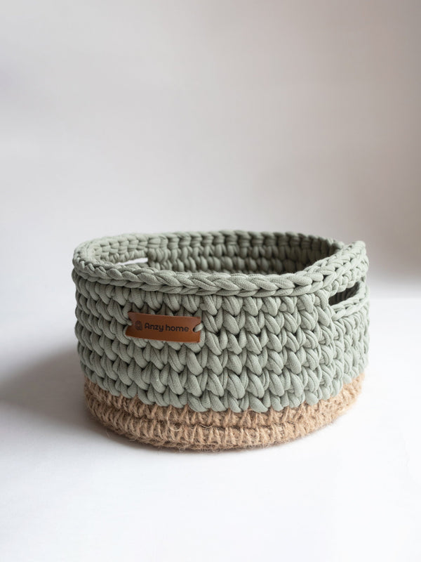 Basket Round with Jute Accent