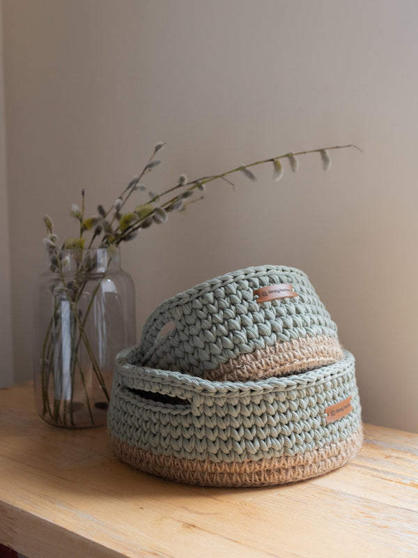 Basket Round with Jute Accent