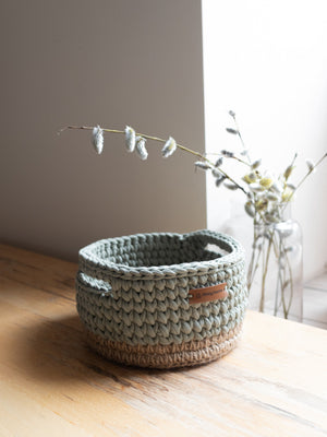 Basket Round with Jute Accent