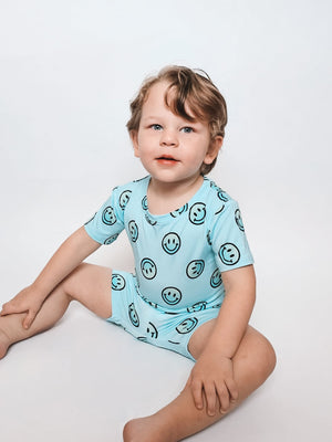 Ombre Smiles Short Set for babies - cozy bedding and sleepwear in soft, stylish colors.