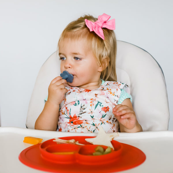 Peachy Dreams Bapron in Angle 19, perfect for mess-free feeding and playtime for babies.