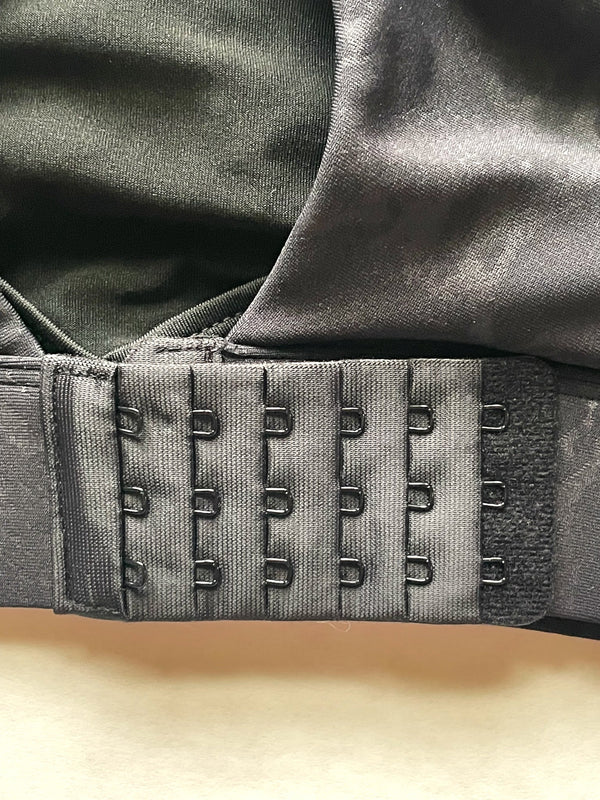 Chloe 4 Running Nursing & Pumping Sports Bra (Metallic Snake Noir)