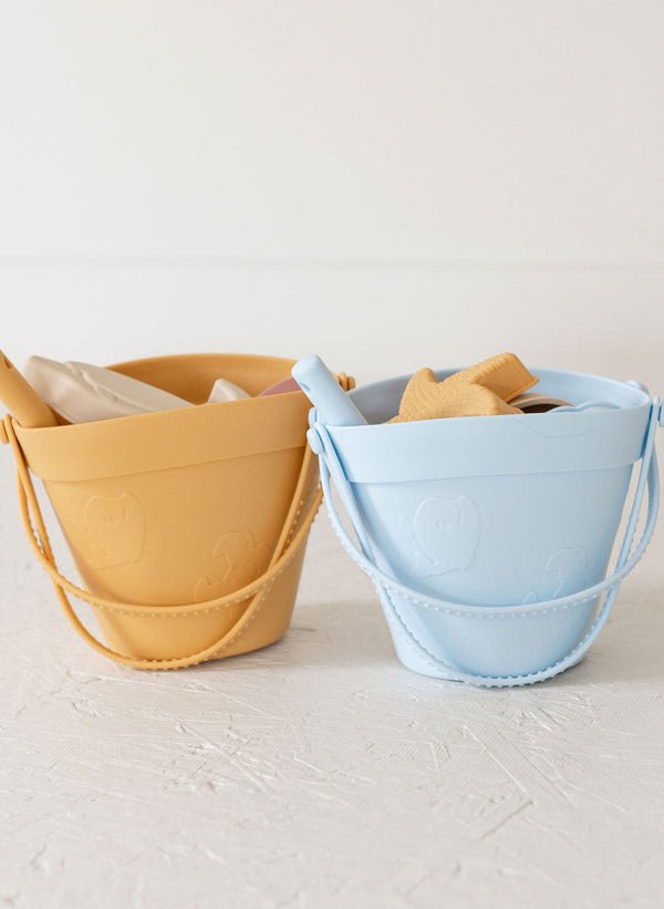Silicone Sand bucket with toys and shovel