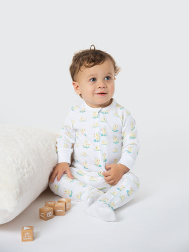 Organic cotton romper for babies, soft and comfortable jumpsuit, perfect for everyday wear.