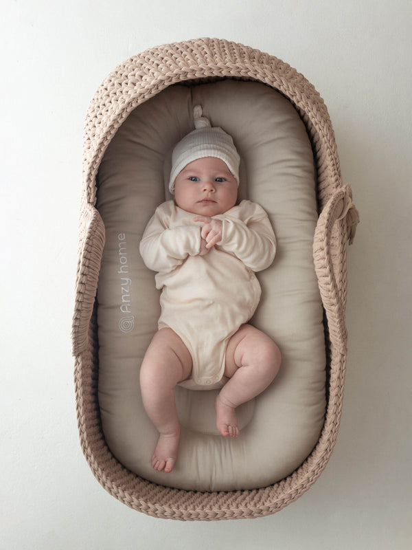 XL Moses Basket with Round Hood