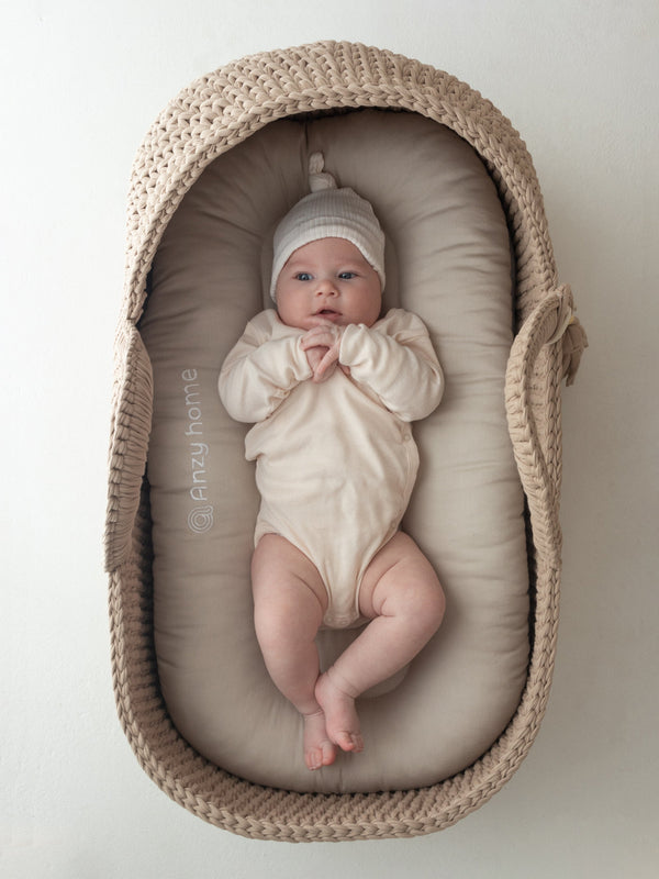 XL Moses Basket with Round Hood