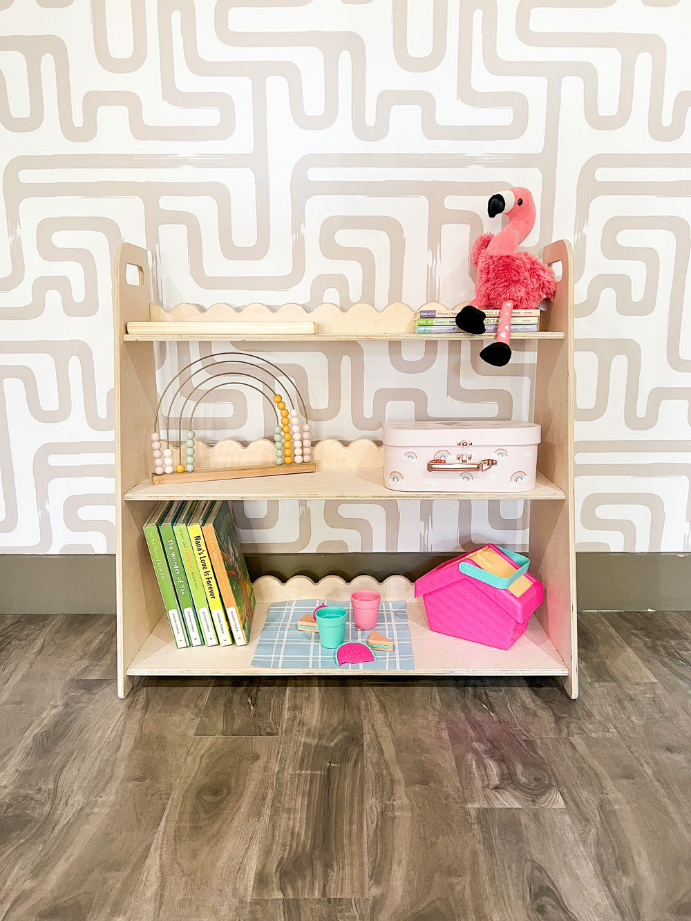 RAY- Scalloped Toy Shelf