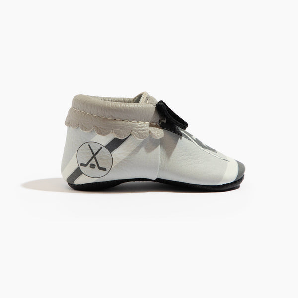 Ice Ice Baby Bow Baby Shoe in angle 3 view, stylish and comfy bow mocc for infants.