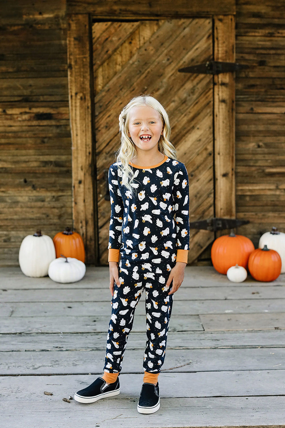 Cozy two-piece bamboo set for babies featuring adorable ghost design. Perfect for comfort and style.