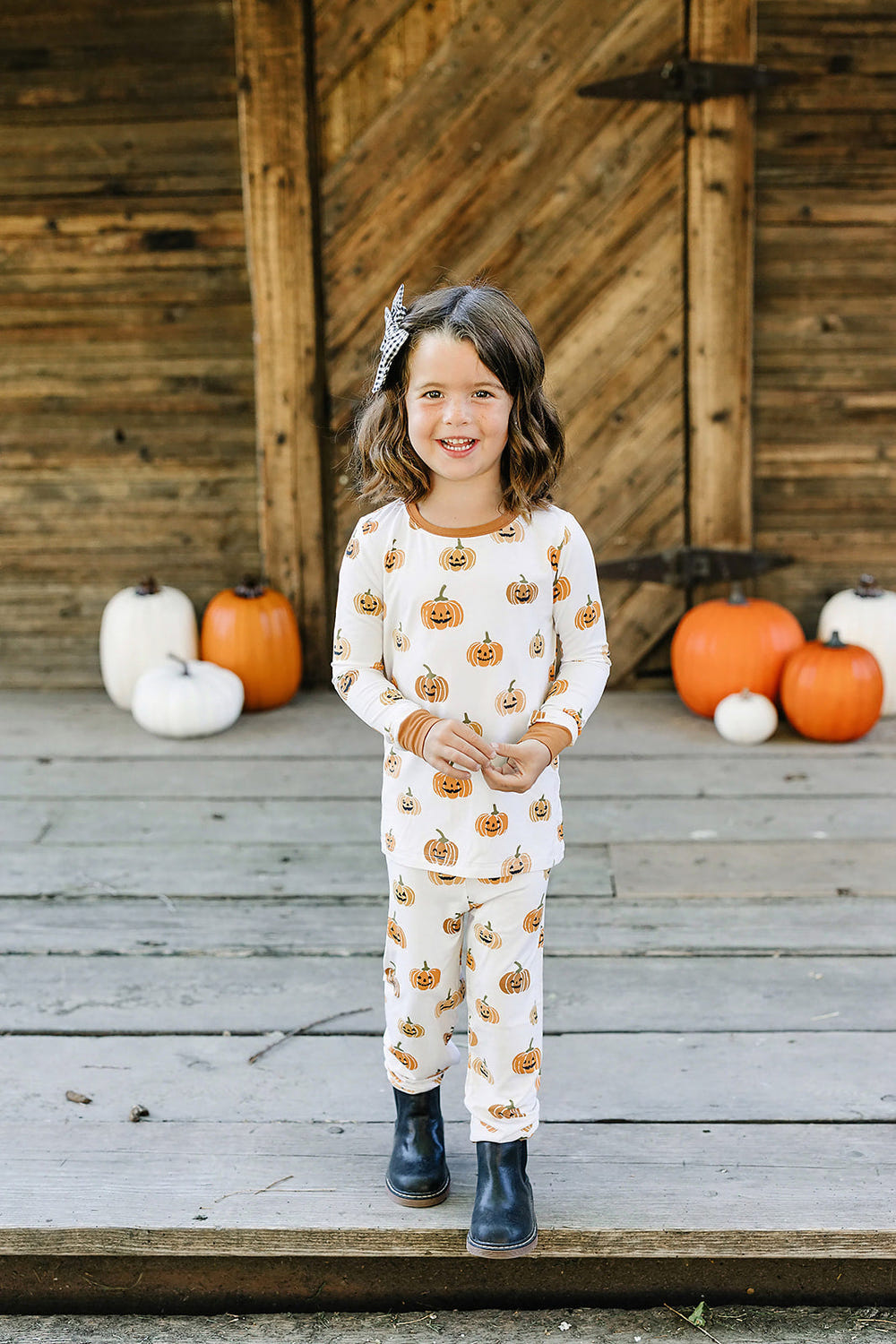 Cozy Pumpkins Bamboo Bedding Set for babies, perfect for a comfortable sleep.