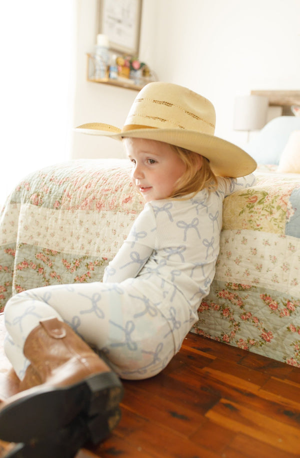 Blue Belle 2pc ribbed bamboo pajamas for babies, cozy and stylish sleepsuit set in soft blue.