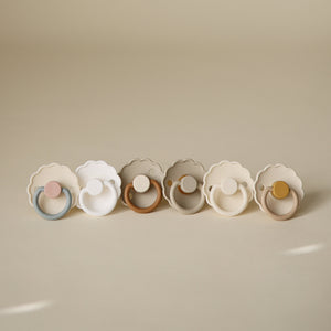 FRIGG Daisy Natural Rubber Pacifier 2-Pack