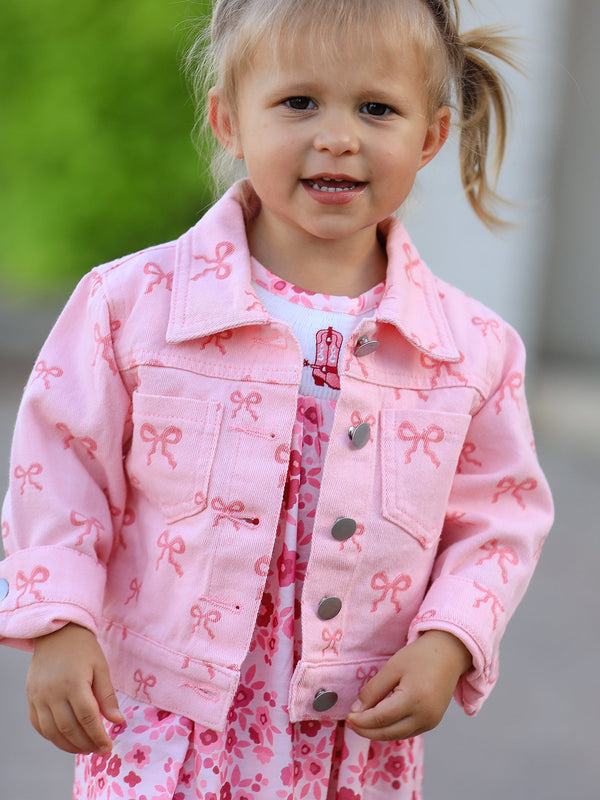 Pink fall girls' butterfly print denim top for stylish baby outfits.