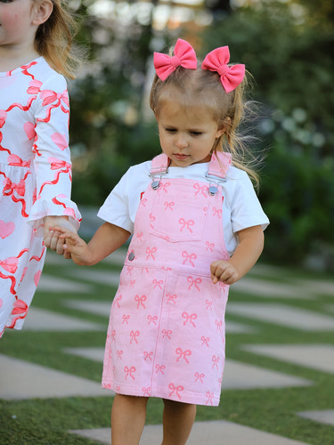 Pink Bow Denim Overall Dress for Girls - Stylish and cute outfit for little ones. Perfect for any occasion!