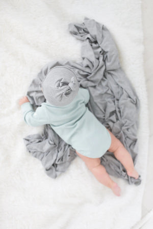 Swaddle Blanket and Hat Set - Gray - MOOGCO Baby