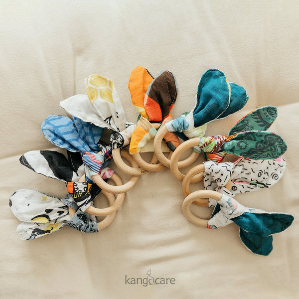 Kanga Care Muslin Crinkle Bunny Ear Teething Ring :: Wander