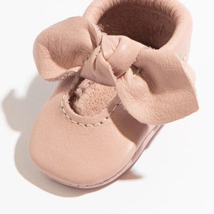 Newborn blush knotted bow baby shoe, angle 2, perfect for stylish little feet.