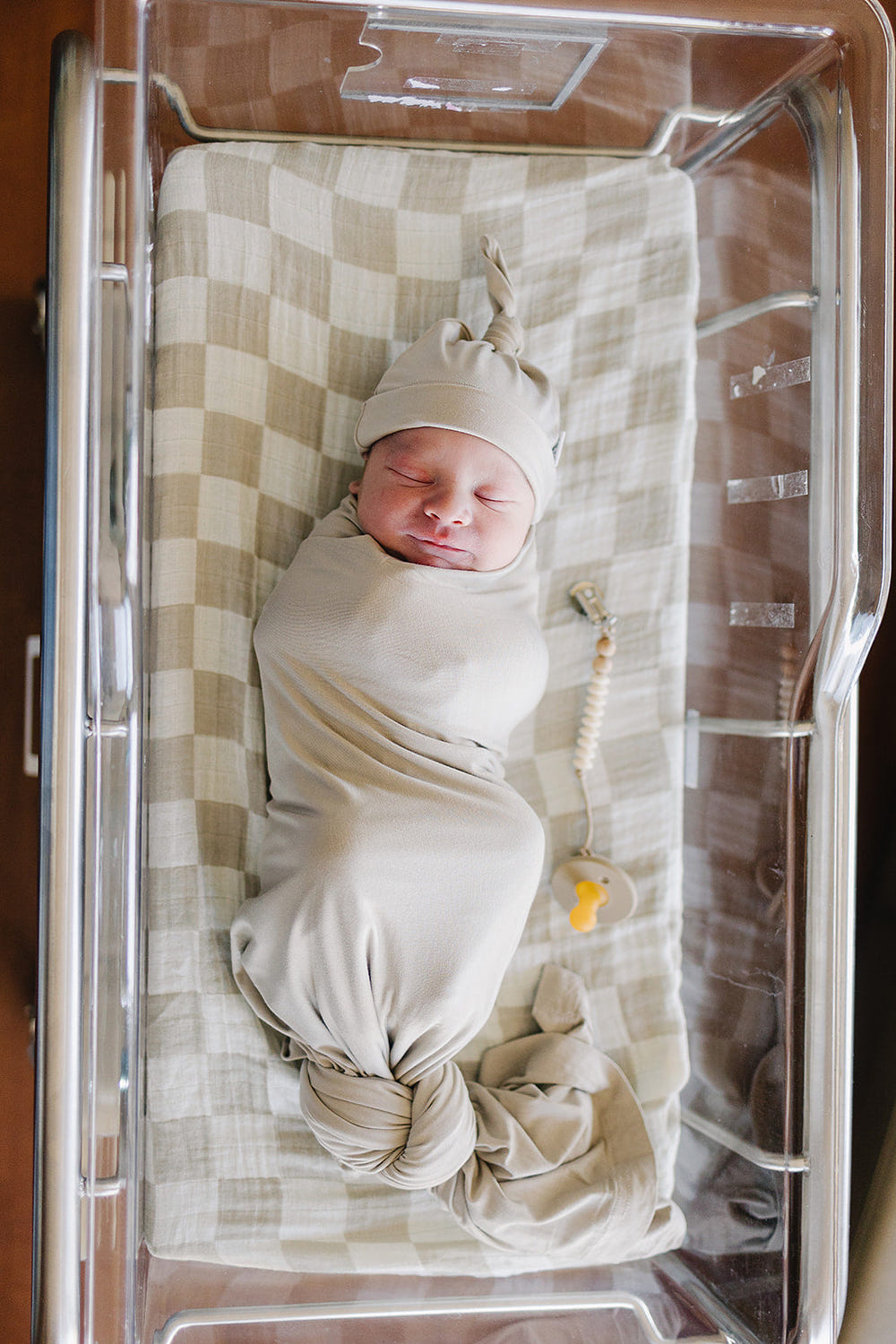 Taupe Checkered Muslin Swaddle Blanket - MOOGCO Baby